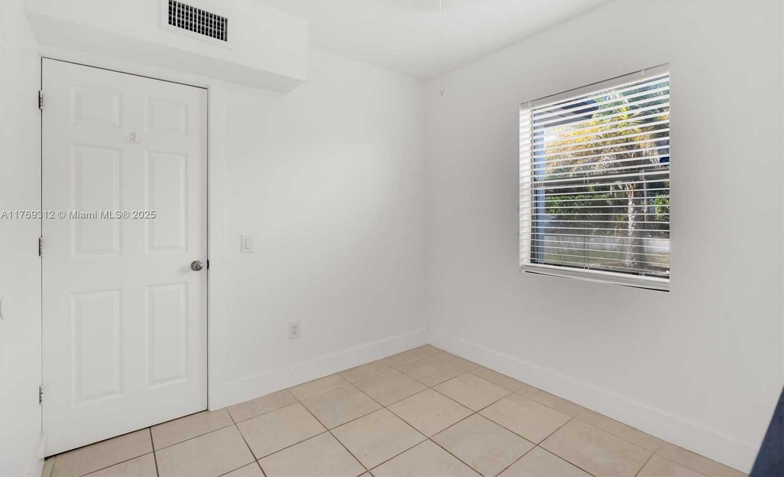 Small Image of 5844 GARFIELD ST, Hollywood Number 19