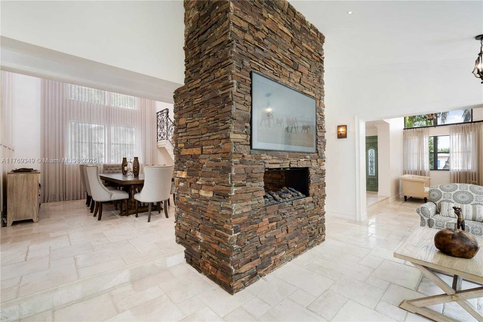 Small Image of 1556 71ST ST, Miami Beach Number 2