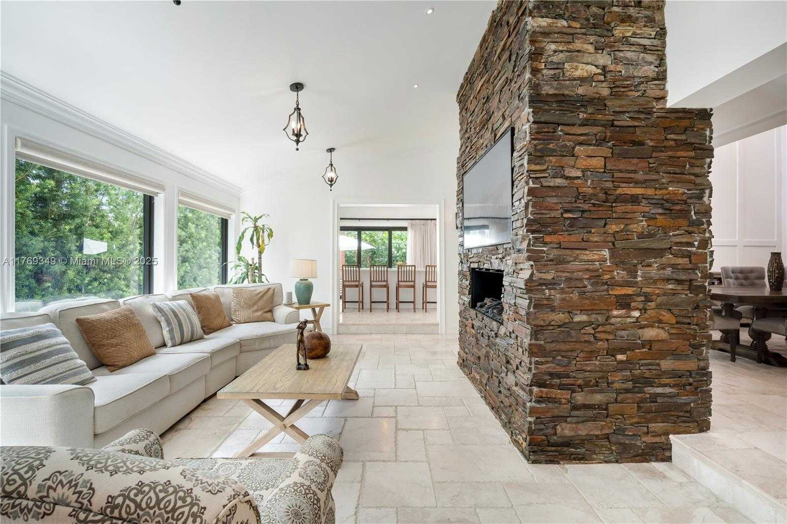 Small Image of 1556 71ST ST, Miami Beach Number 3