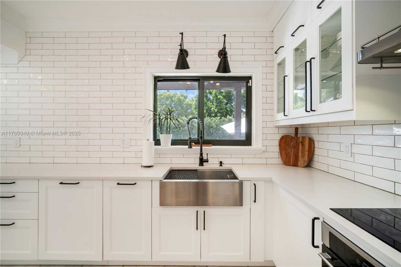 Small Image of 1556 71ST ST, Miami Beach Number 31
