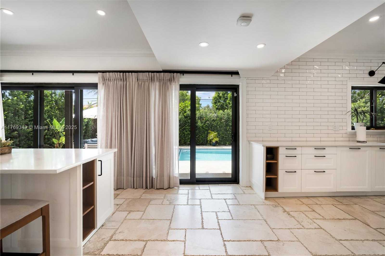 Small Image of 1556 71ST ST, Miami Beach Number 35