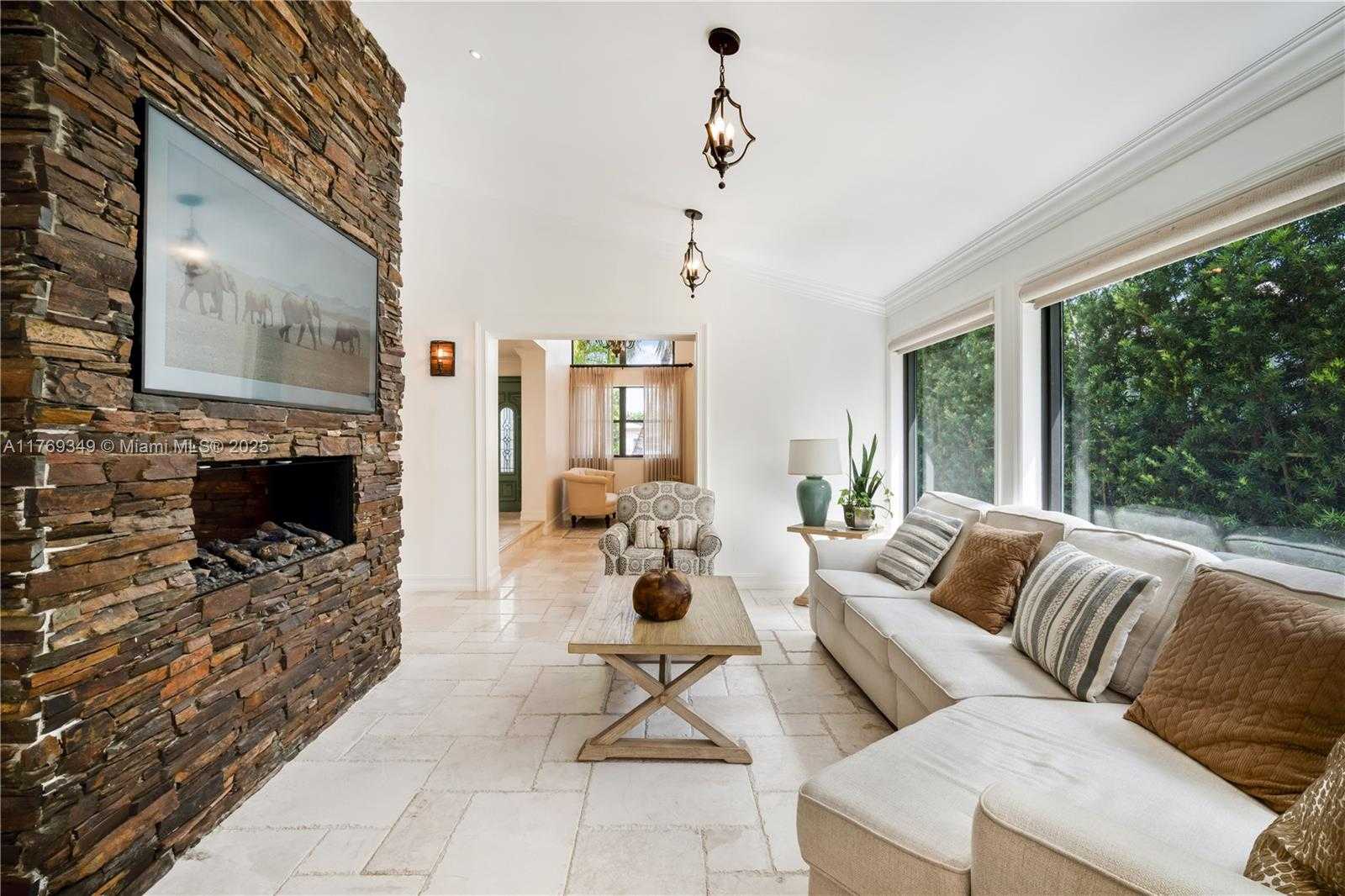 Small Image of 1556 71ST ST, Miami Beach Number 4