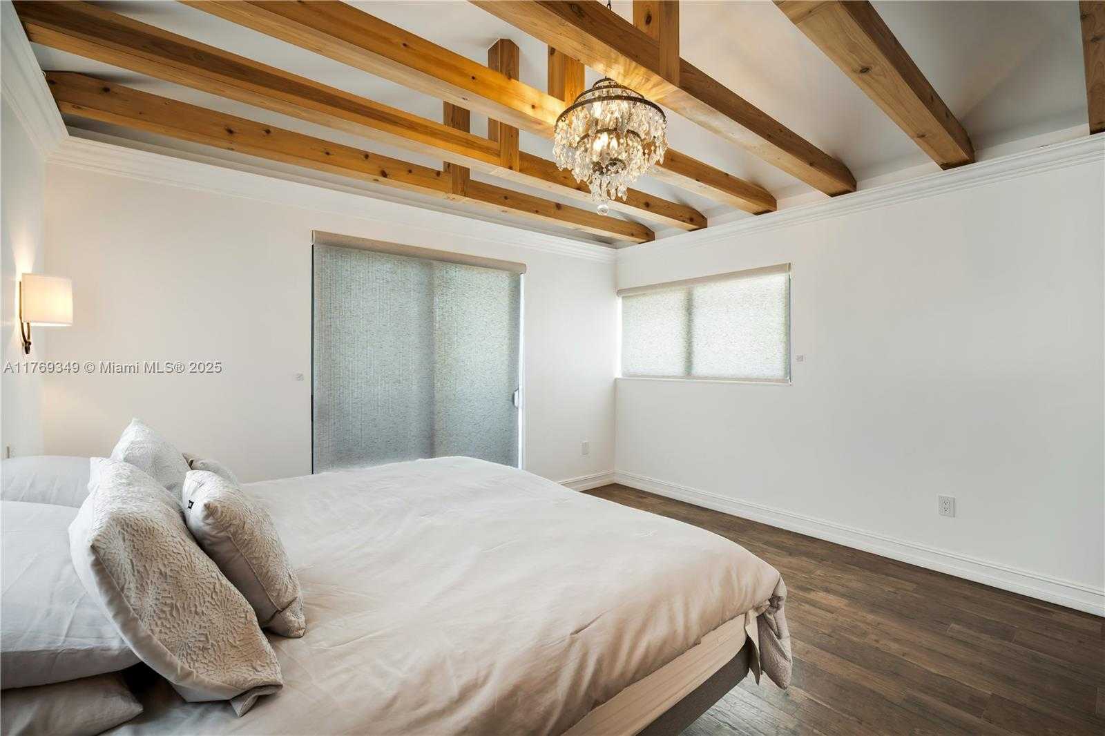 Small Image of 1556 71ST ST, Miami Beach Number 41
