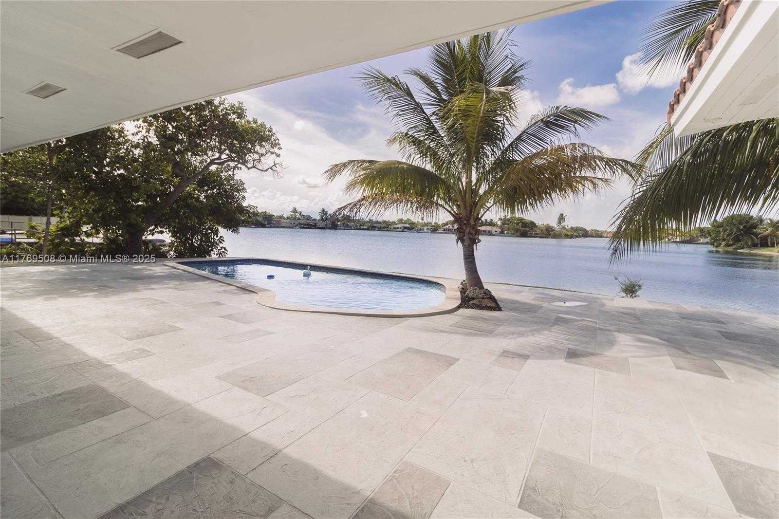 Small Image of 2255 NORTH EAST 207TH ST, Miami Number 11