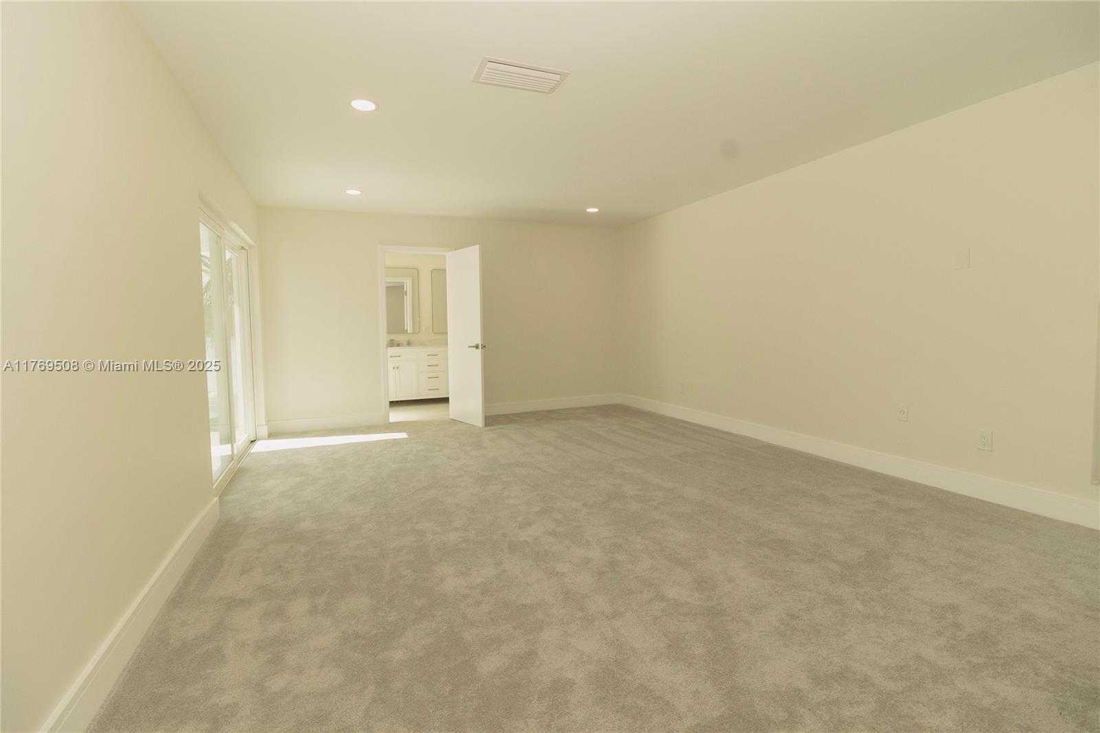 Small Image of 2255 NORTH EAST 207TH ST, Miami Number 19