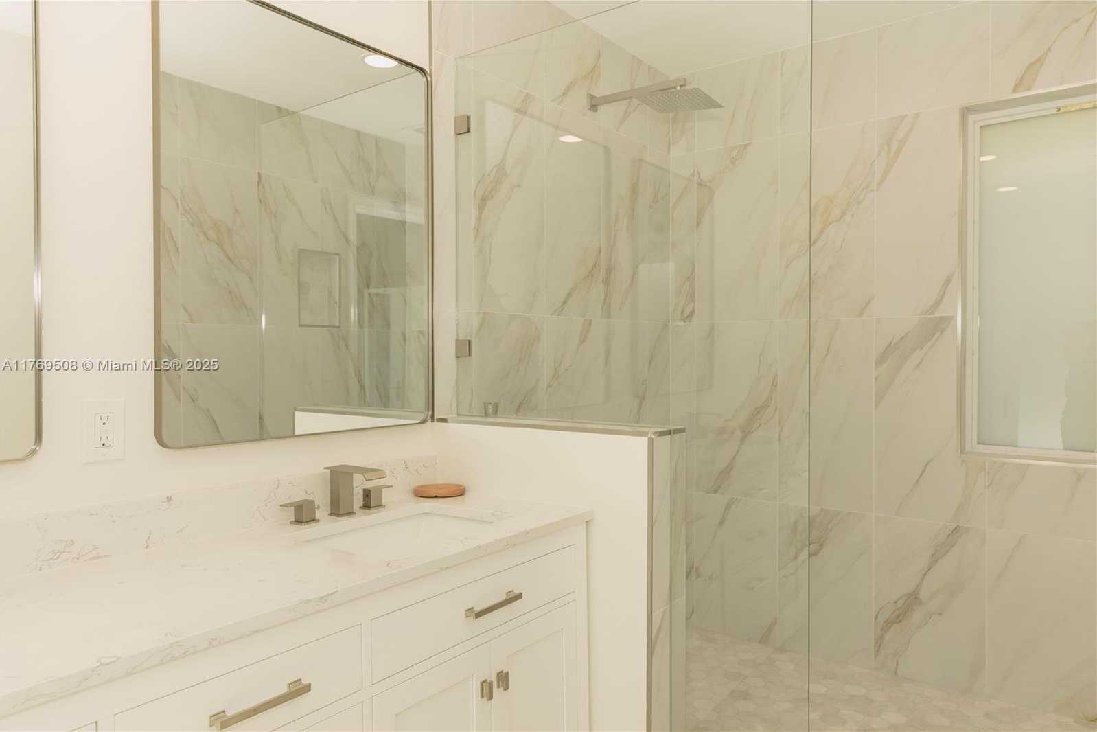 Small Image of 2255 NORTH EAST 207TH ST, Miami Number 21