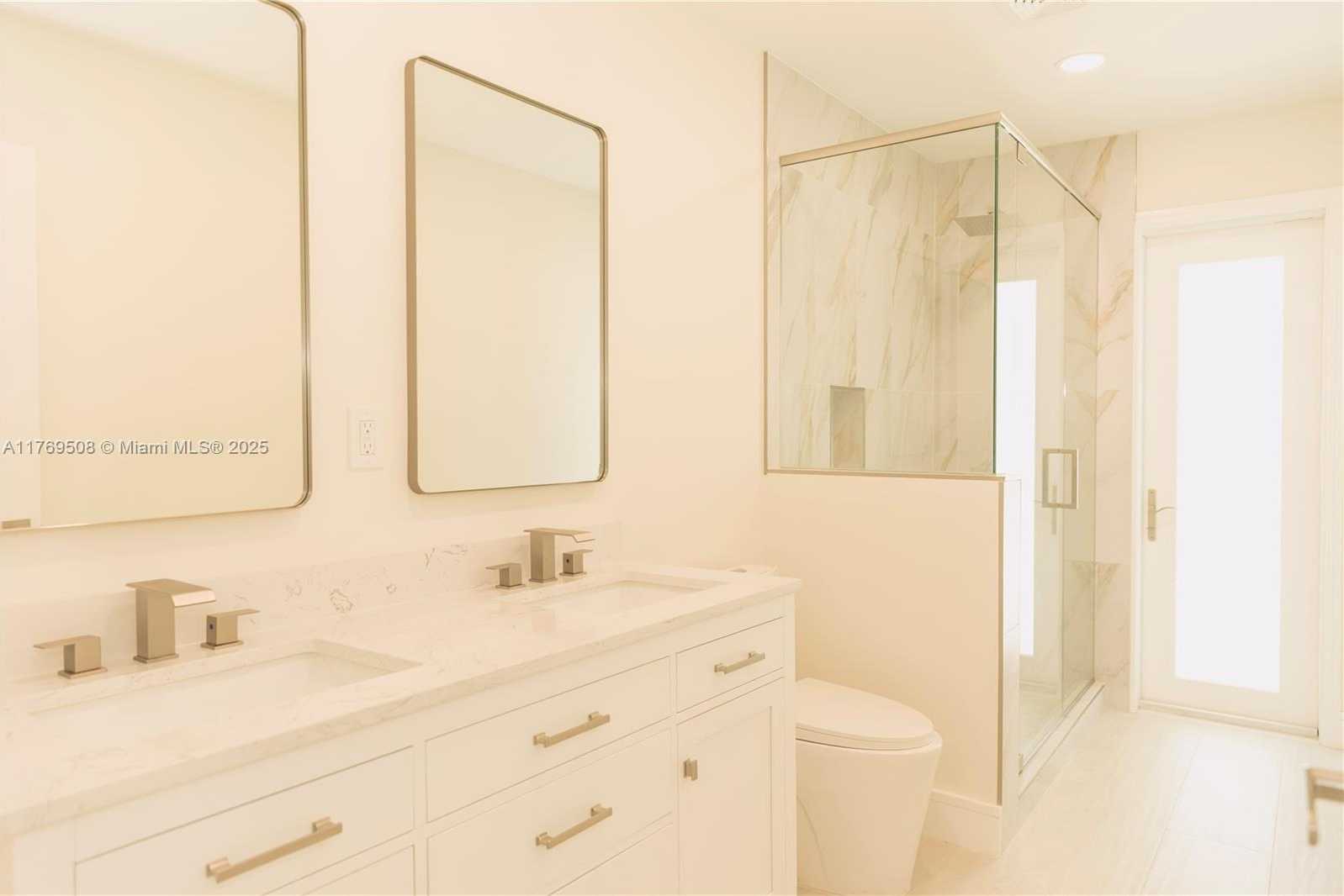 Small Image of 2255 NORTH EAST 207TH ST, Miami Number 27