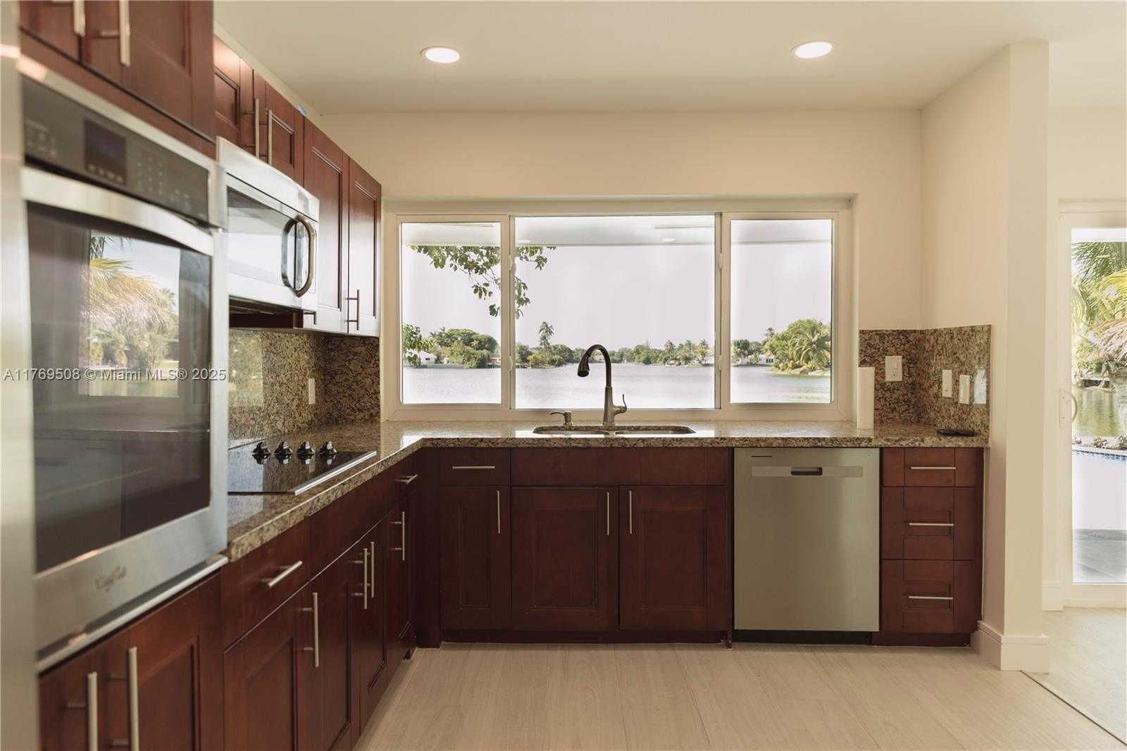 Small Image of 2255 NORTH EAST 207TH ST, Miami Number 29