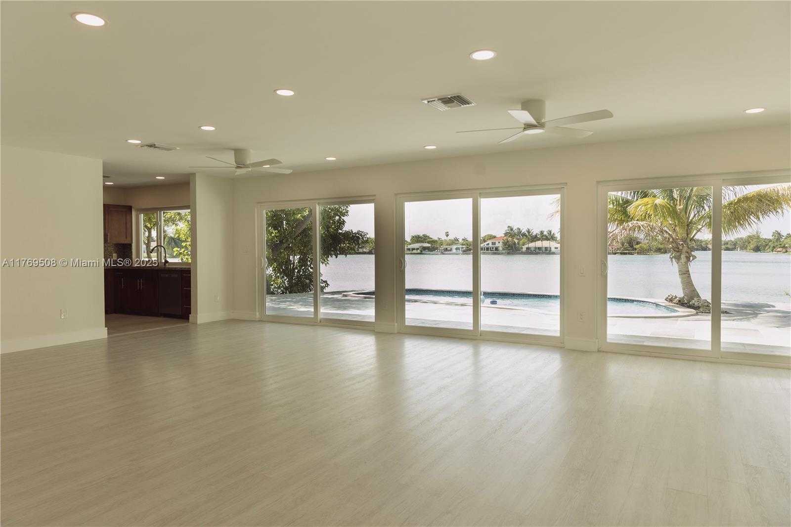 Small Image of 2255 NORTH EAST 207TH ST, Miami Number 3
