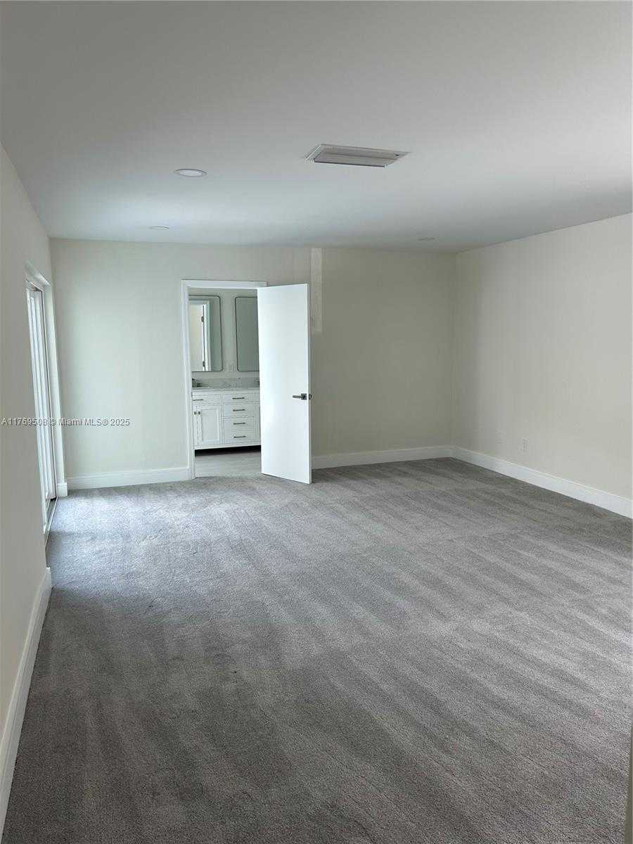 Small Image of 2255 NORTH EAST 207TH ST, Miami Number 34