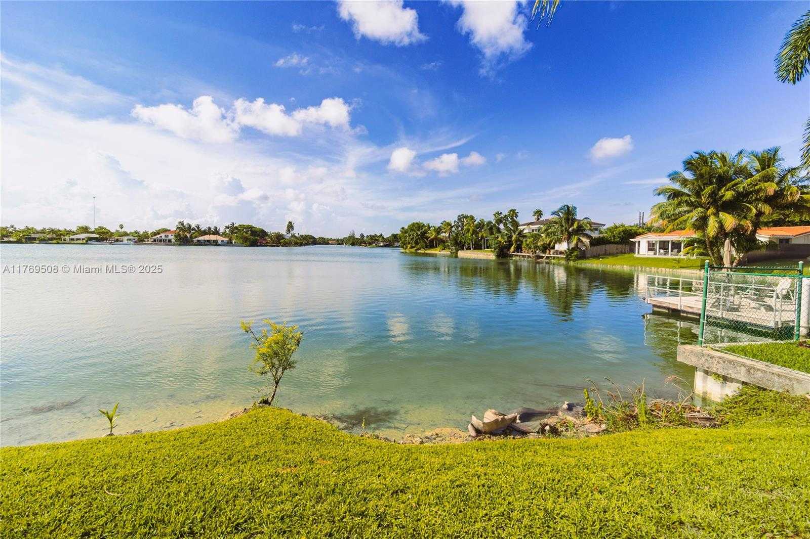 Small Image of 2255 NORTH EAST 207TH ST, Miami Number 7