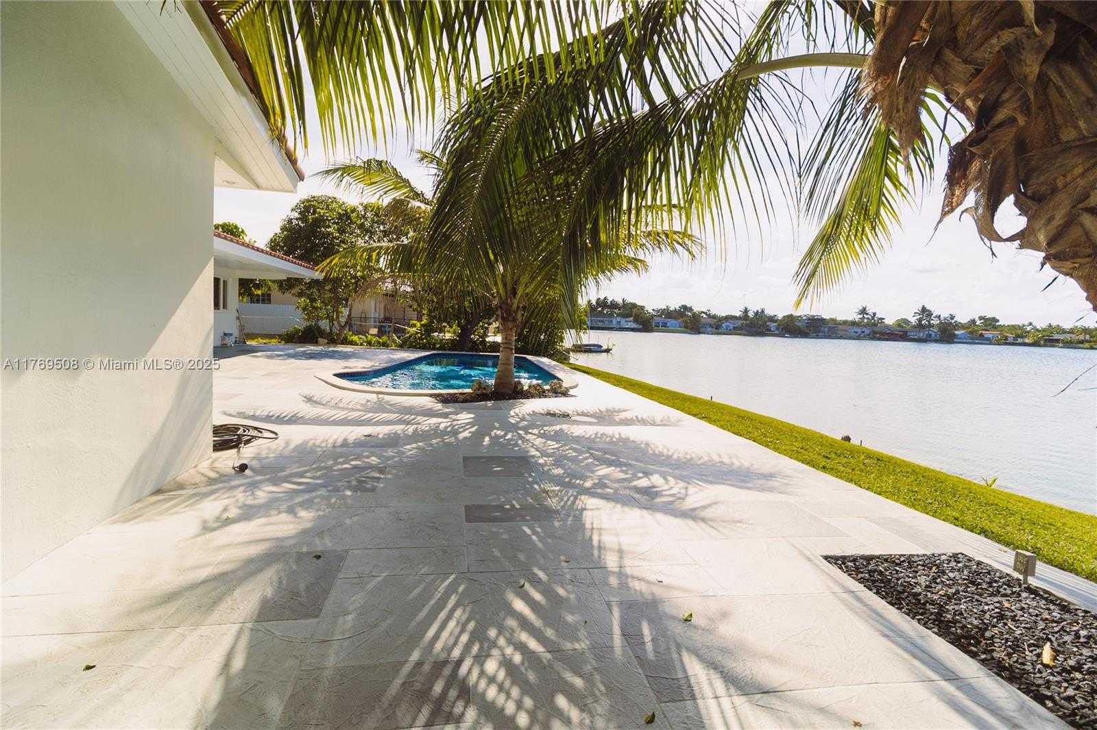 Small Image of 2255 NORTH EAST 207TH ST, Miami Number 9