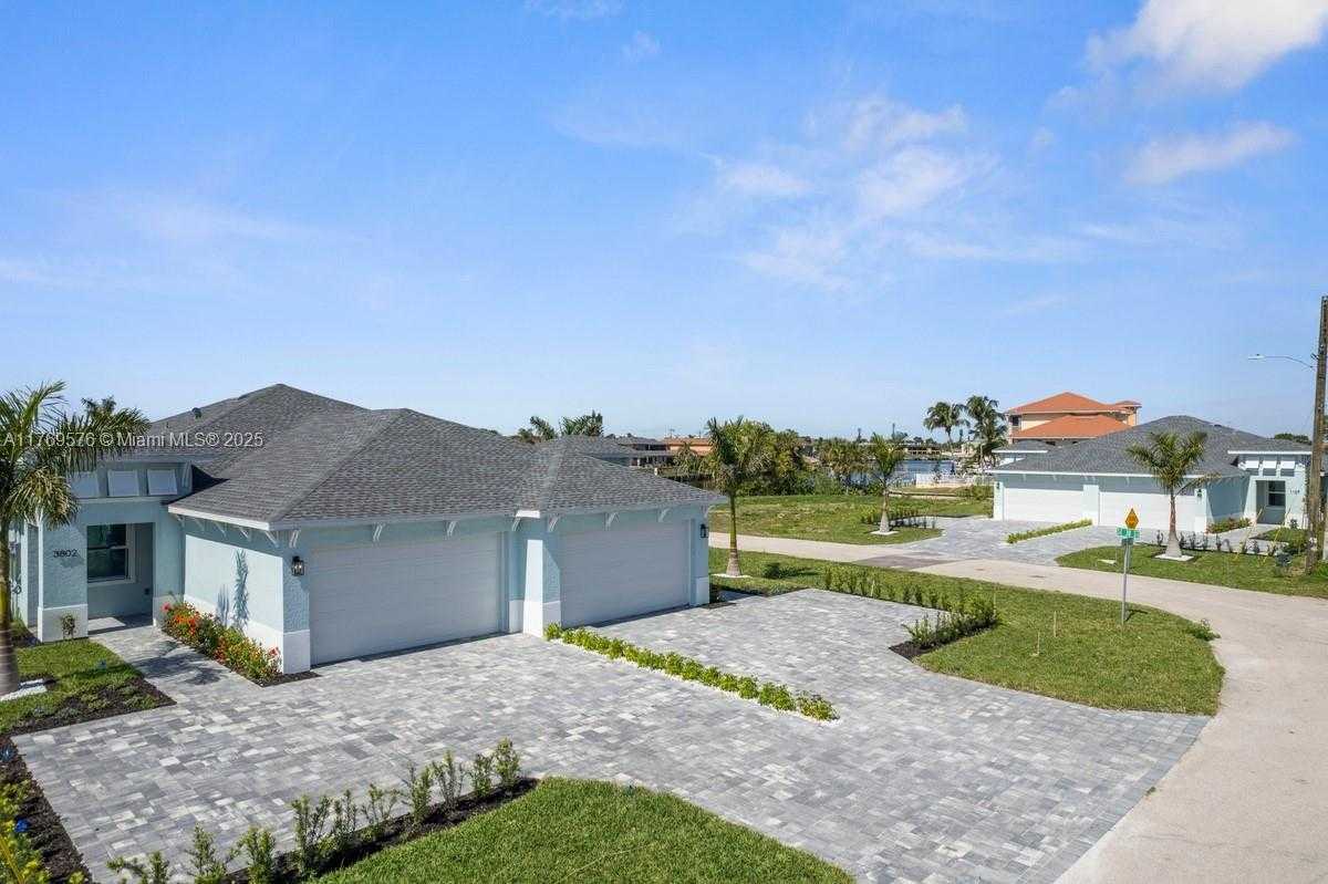 Small Image of 1107 SOUTH EAST 38 ST, Cape Coral Number 2