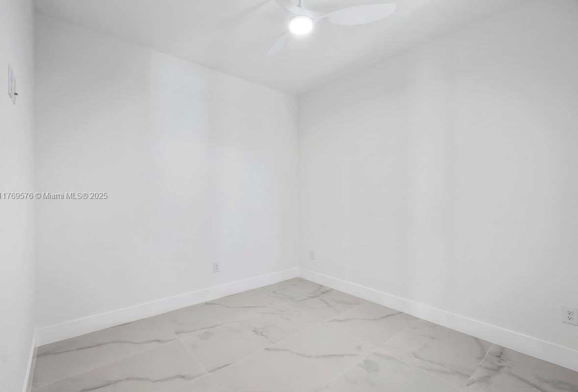 Small Image of 1107 SOUTH EAST 38 ST, Cape Coral Number 21