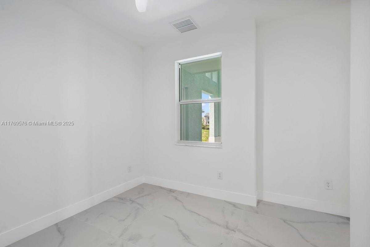 Small Image of 1107 SOUTH EAST 38 ST, Cape Coral Number 22