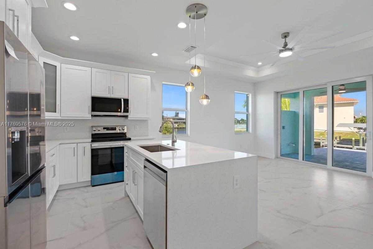 Small Image of 1107 SOUTH EAST 38 ST, Cape Coral Number 28