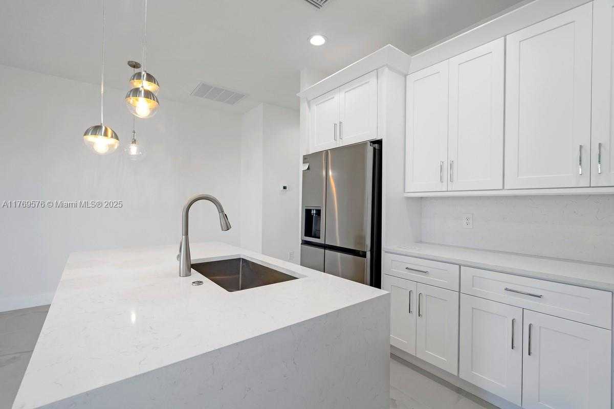 Small Image of 1107 SOUTH EAST 38 ST, Cape Coral Number 34