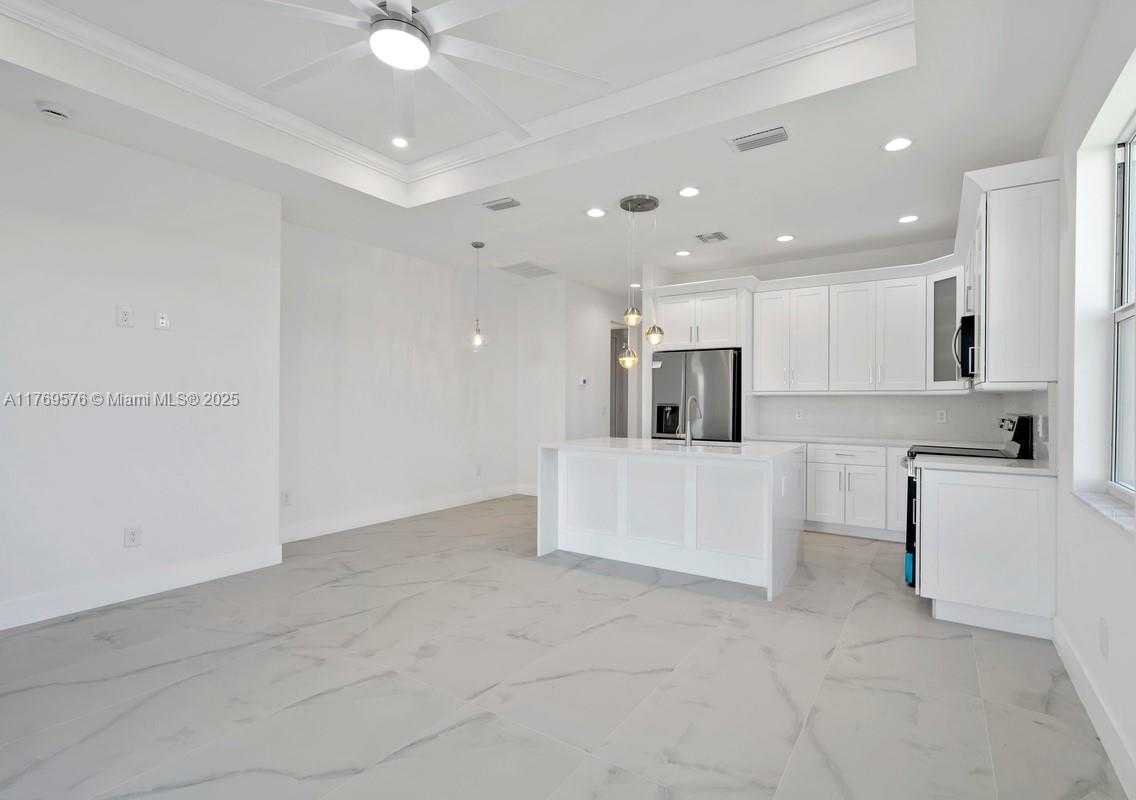 Small Image of 1107 SOUTH EAST 38 ST, Cape Coral Number 36
