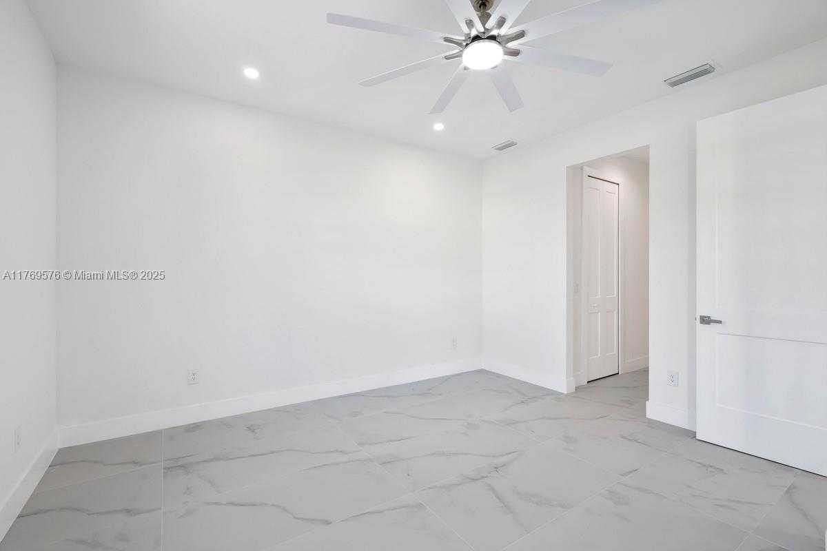 Small Image of 1107 SOUTH EAST 38 ST, Cape Coral Number 40