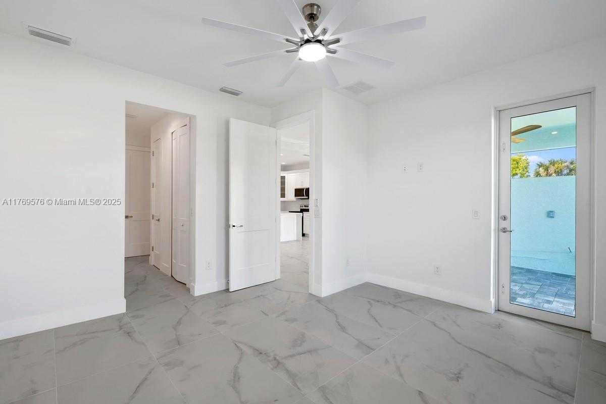 Small Image of 1107 SOUTH EAST 38 ST, Cape Coral Number 41
