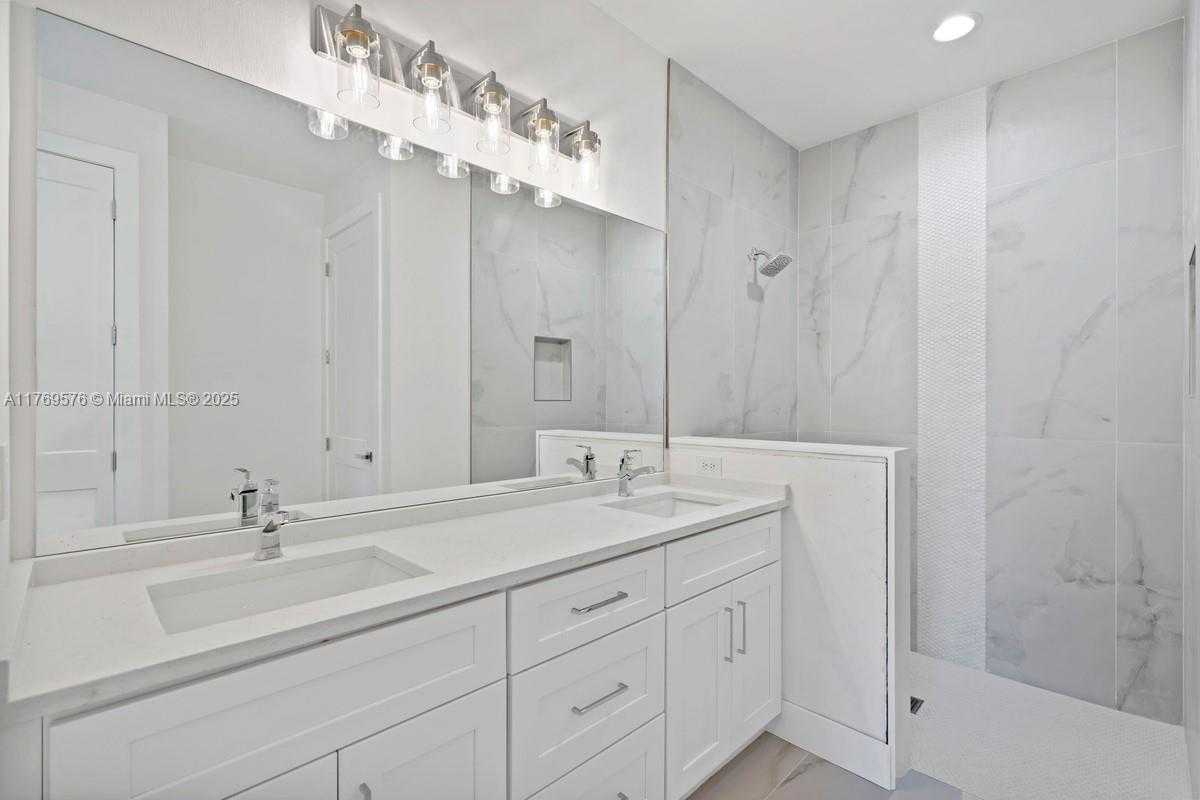 Small Image of 1107 SOUTH EAST 38 ST, Cape Coral Number 43