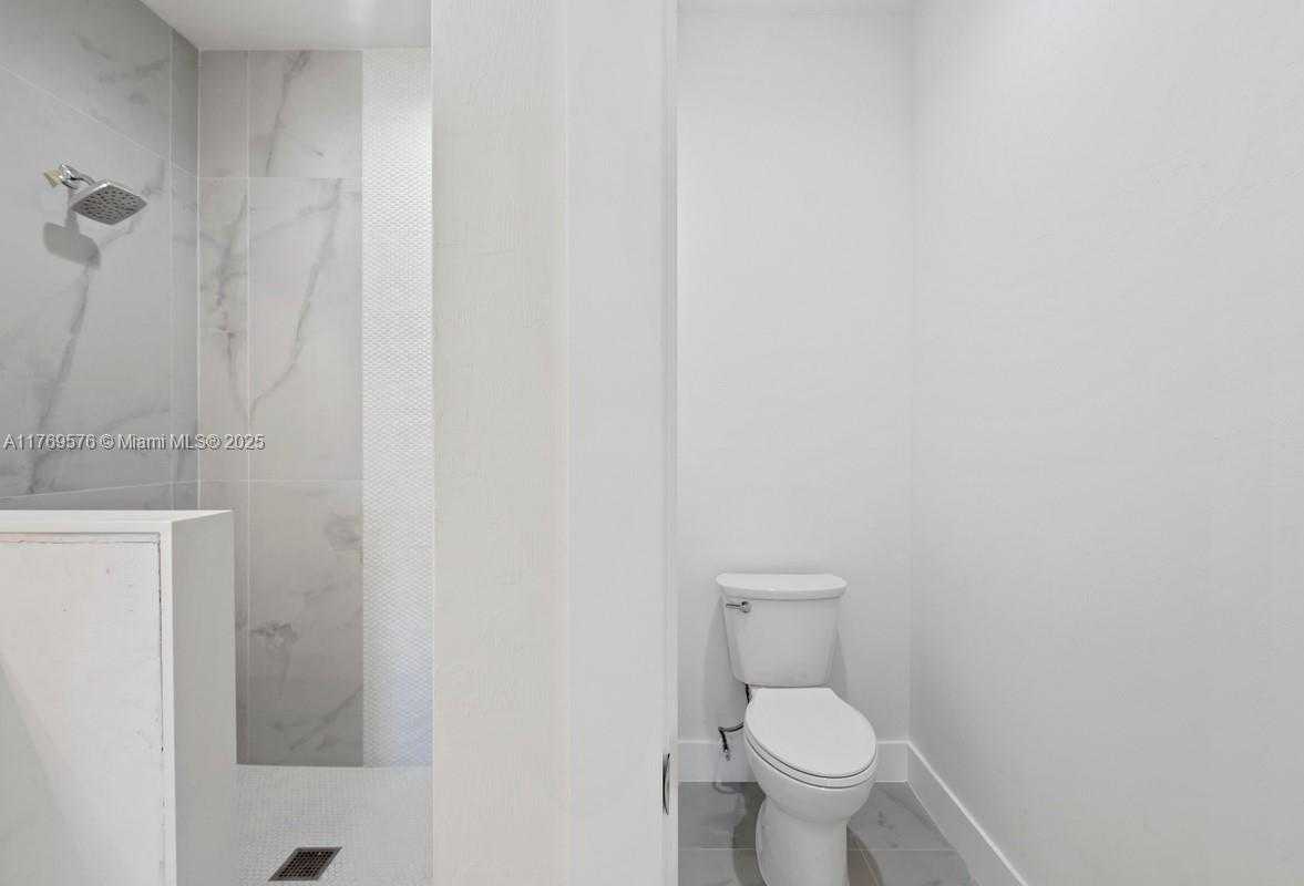 Small Image of 1107 SOUTH EAST 38 ST, Cape Coral Number 45