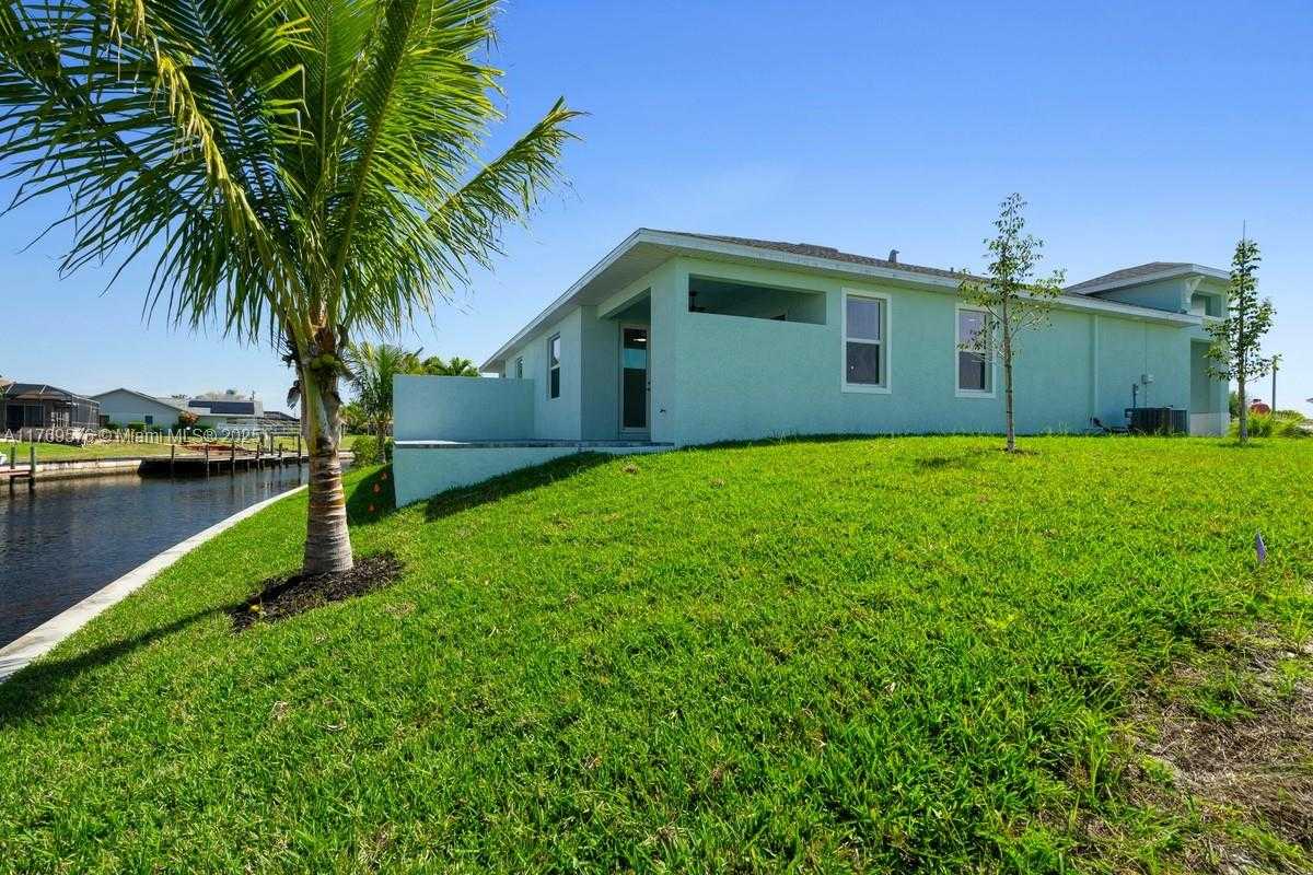 Small Image of 1107 SOUTH EAST 38 ST, Cape Coral Number 56