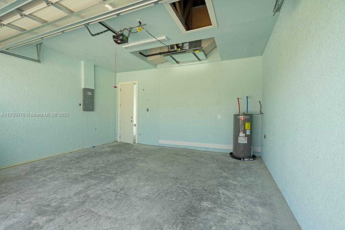 Small Image of 1107 SOUTH EAST 38 ST, Cape Coral Number 58