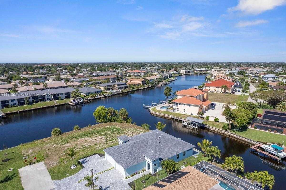 Small Image of 1107 SOUTH EAST 38 ST, Cape Coral Number 6