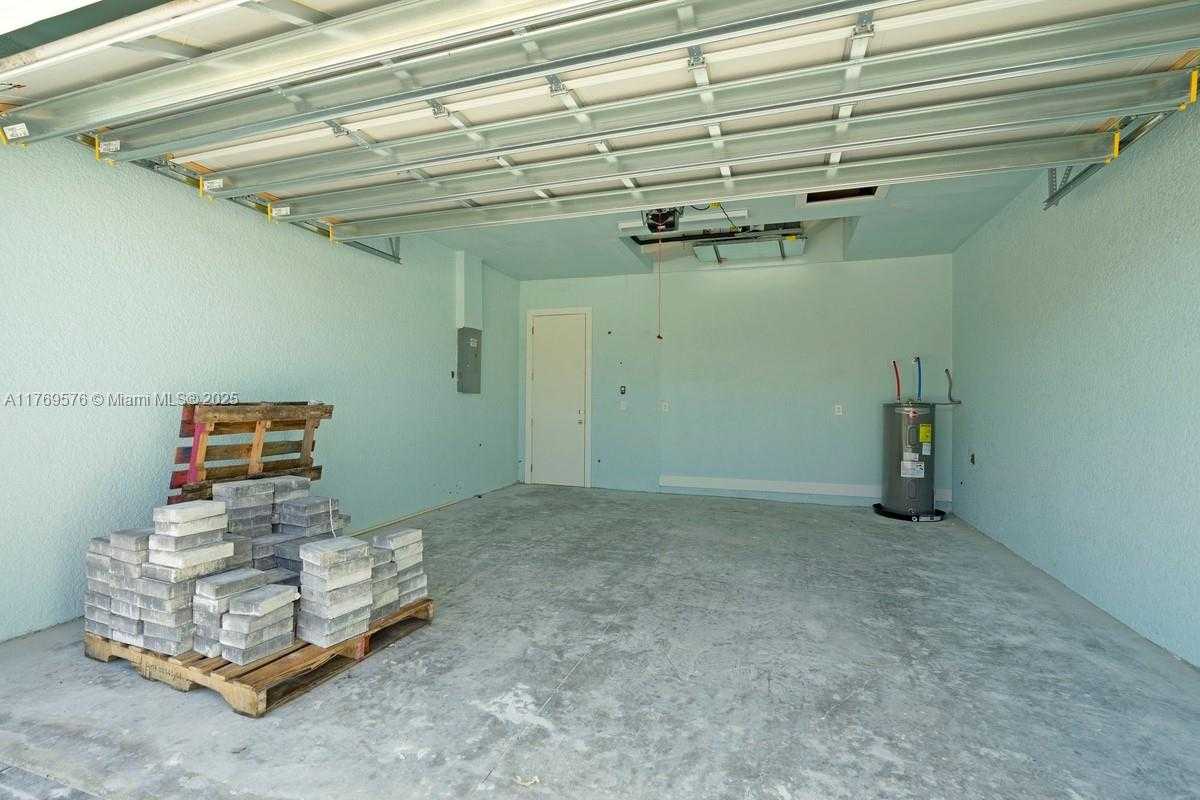 Small Image of 1107 SOUTH EAST 38 ST, Cape Coral Number 60
