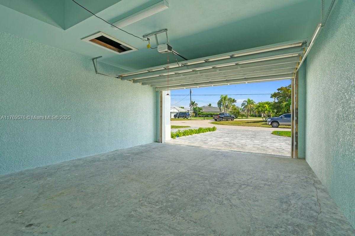Small Image of 1107 SOUTH EAST 38 ST, Cape Coral Number 61