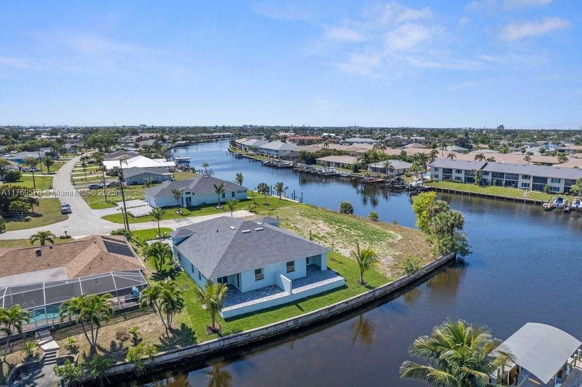 Small Image of 1107 SOUTH EAST 38 ST, Cape Coral Number 8