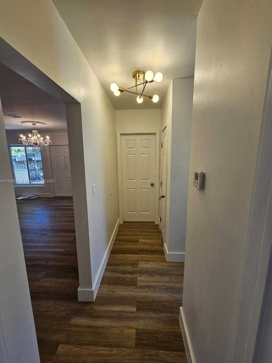 Small Image of 1915 NORMANDY DR, Miami Beach Number 18
