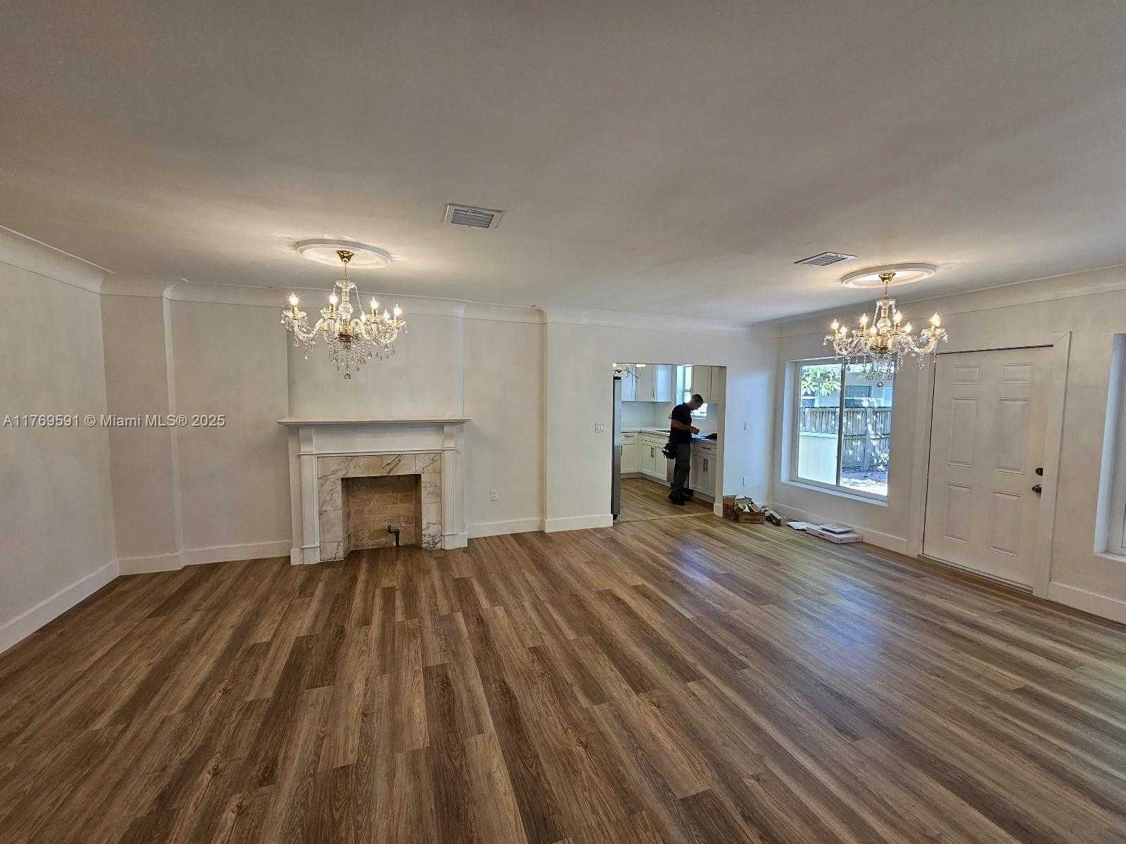 Small Image of 1915 NORMANDY DR, Miami Beach Number 6