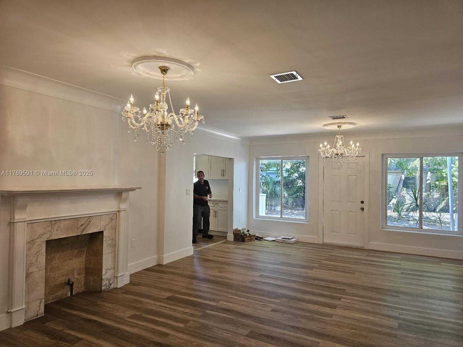 Small Image of 1915 NORMANDY DR, Miami Beach Number 7
