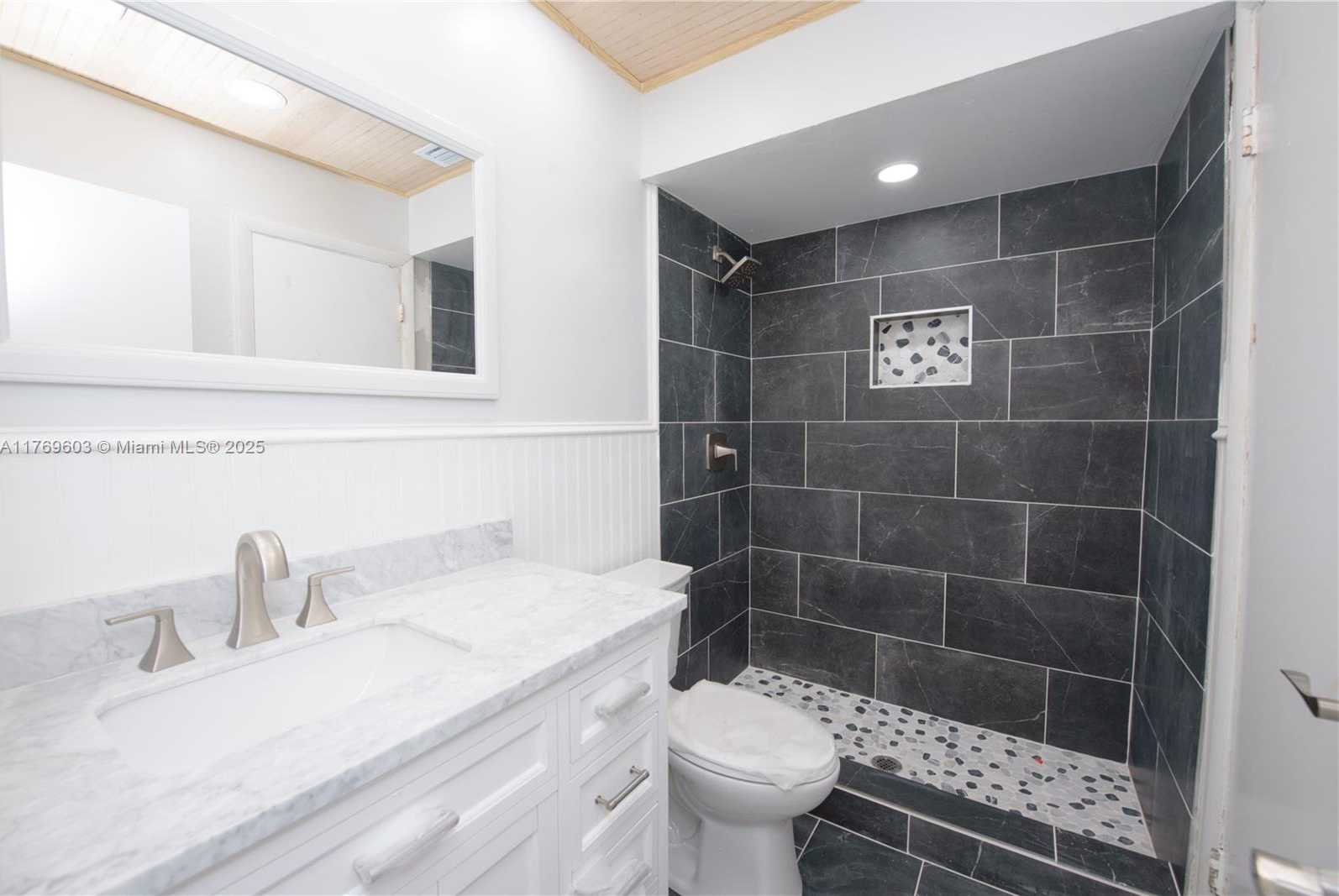 Small Image of 1353 Audubon Dr, Homestead, FL 33035, USA Number 12