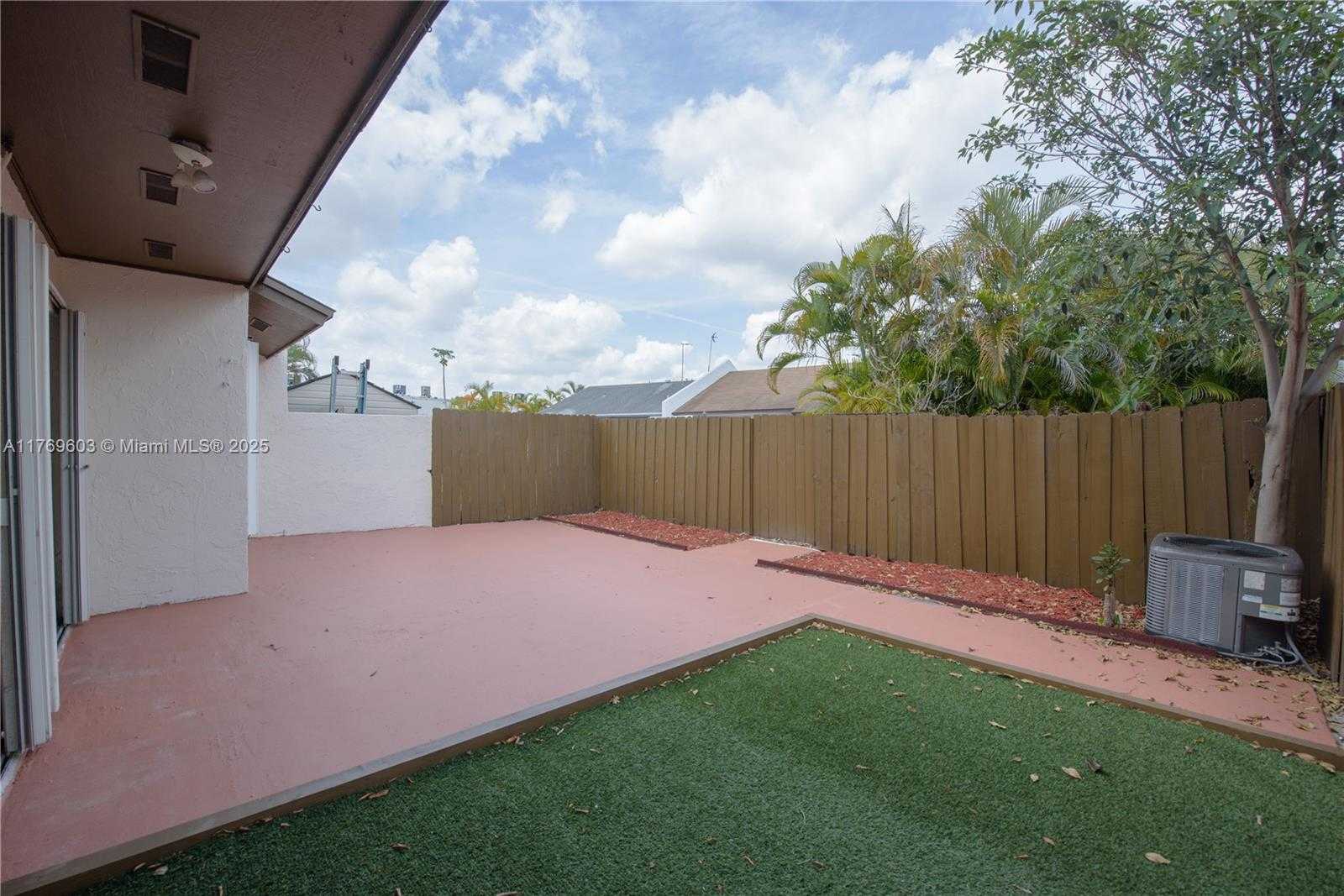 Small Image of 1353 Audubon Dr, Homestead, FL 33035, USA Number 13