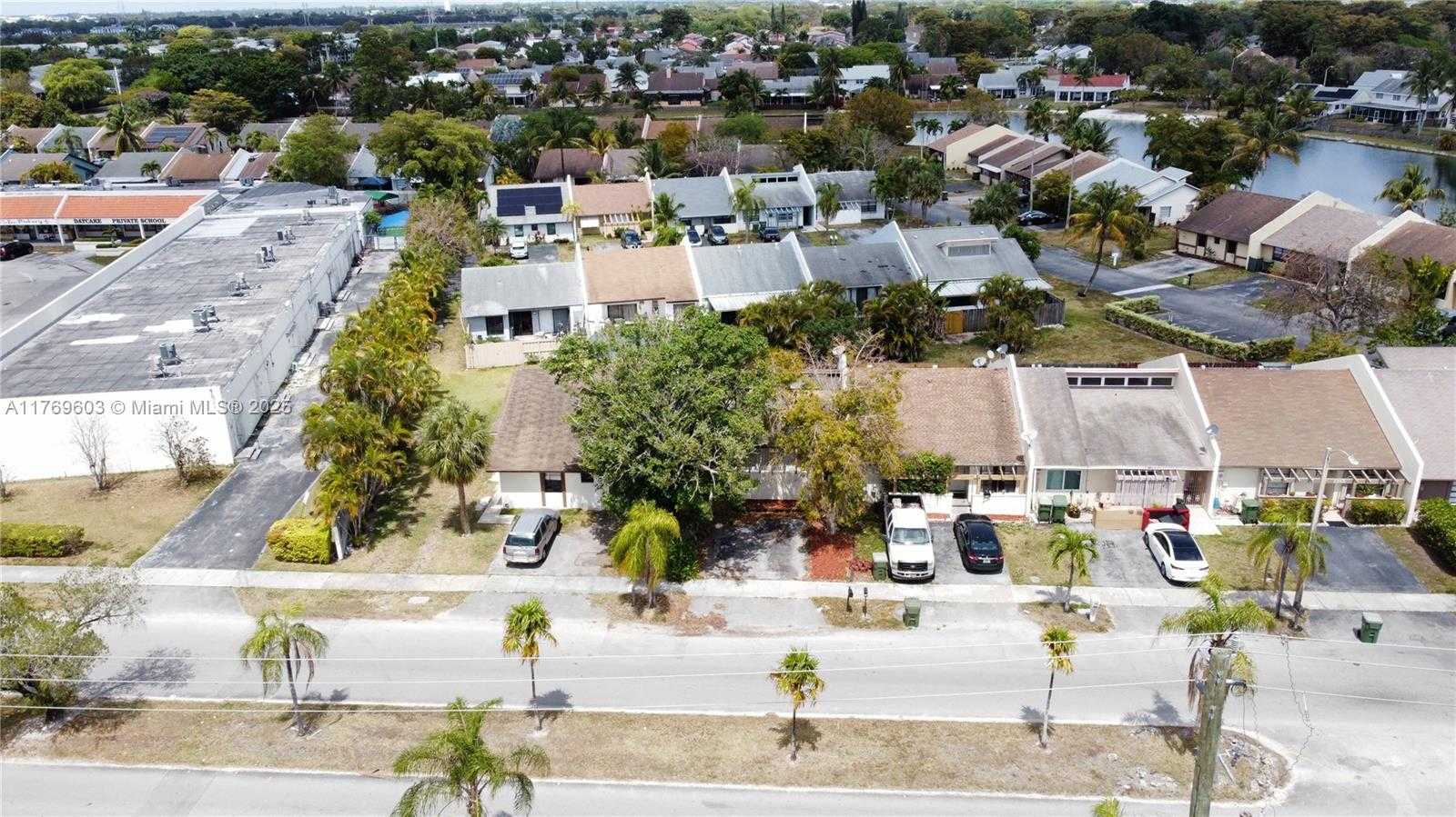 Small Image of 1353 Audubon Dr, Homestead, FL 33035, USA Number 21