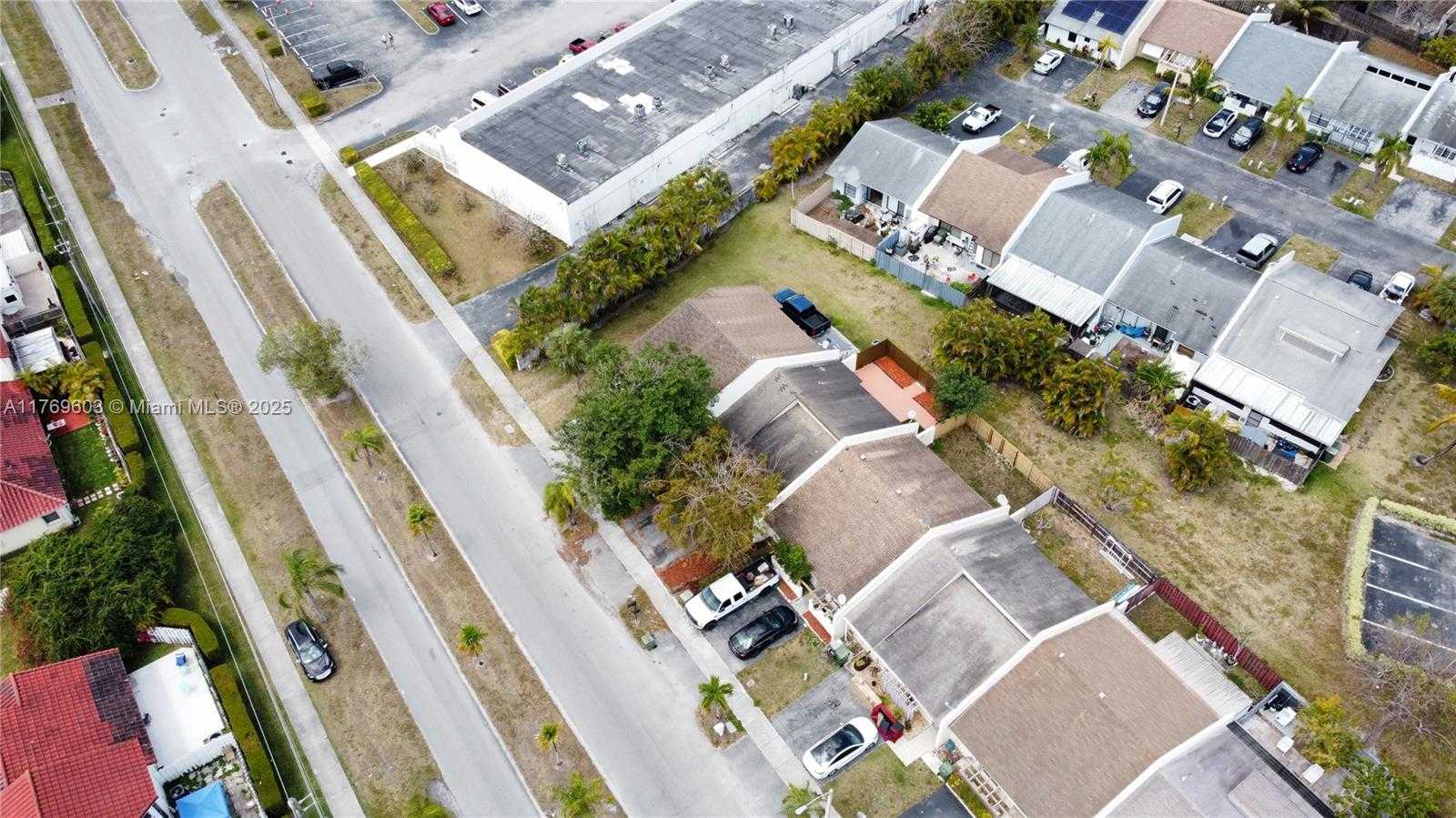 Small Image of 1353 Audubon Dr, Homestead, FL 33035, USA Number 23