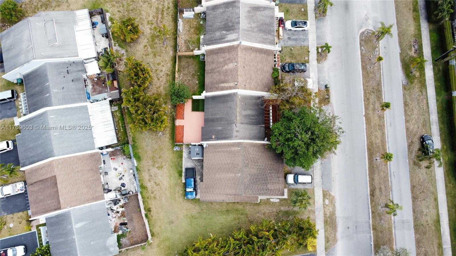 Small Image of 1353 Audubon Dr, Homestead, FL 33035, USA Number 25