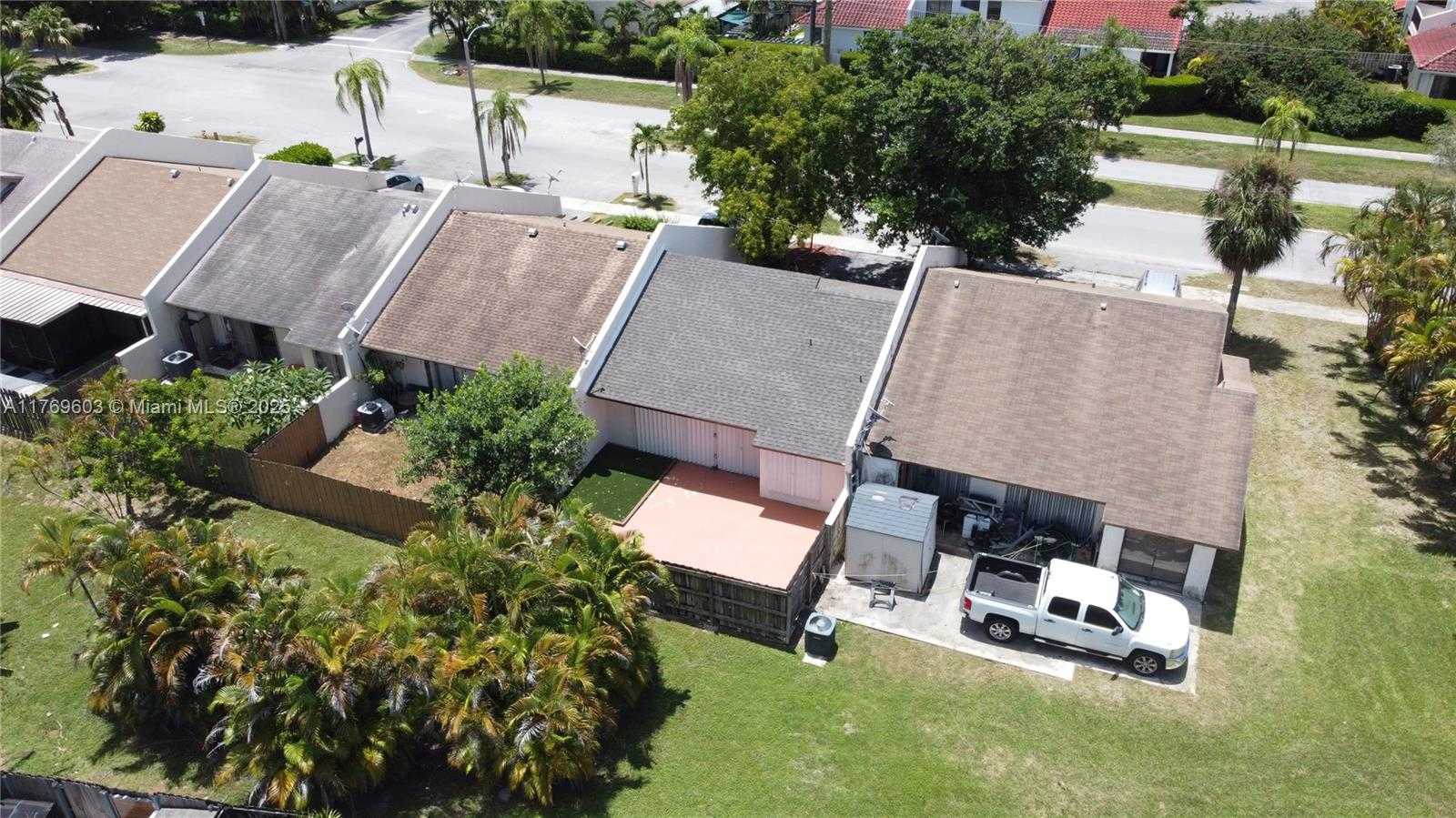 Small Image of 1353 Audubon Dr, Homestead, FL 33035, USA Number 28