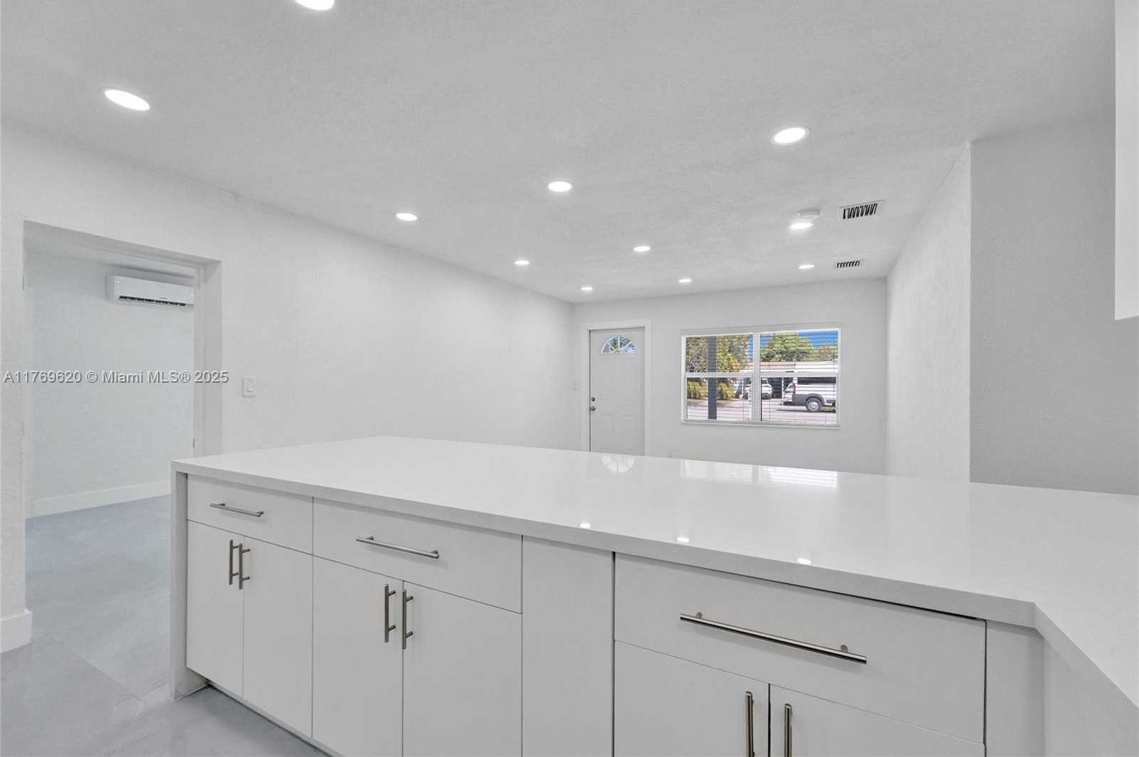 Small Image of 6930 SOUTH WEST 24TH CT, Miramar Number 26