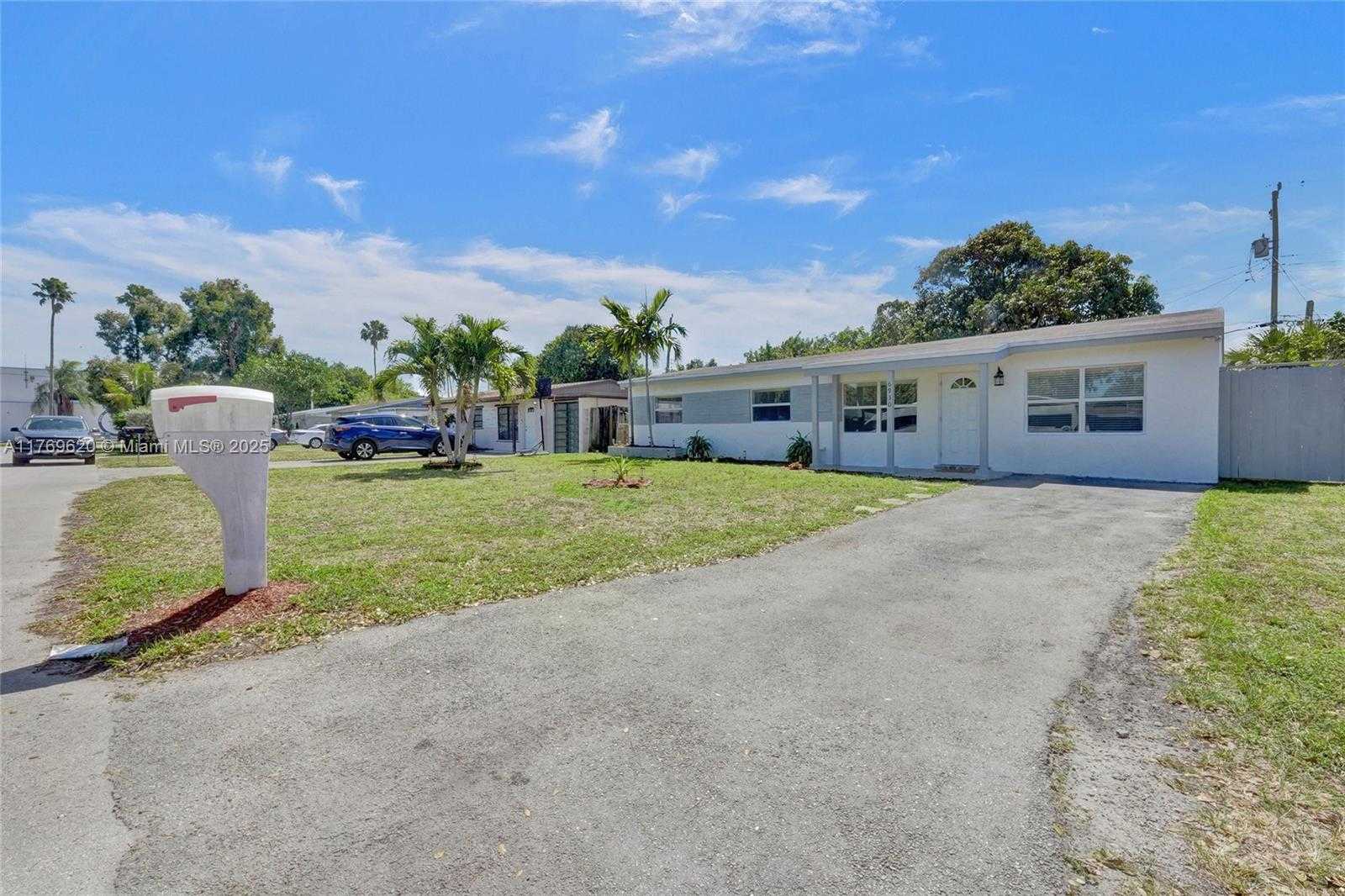 Small Image of 6930 SOUTH WEST 24TH CT, Miramar Number 5