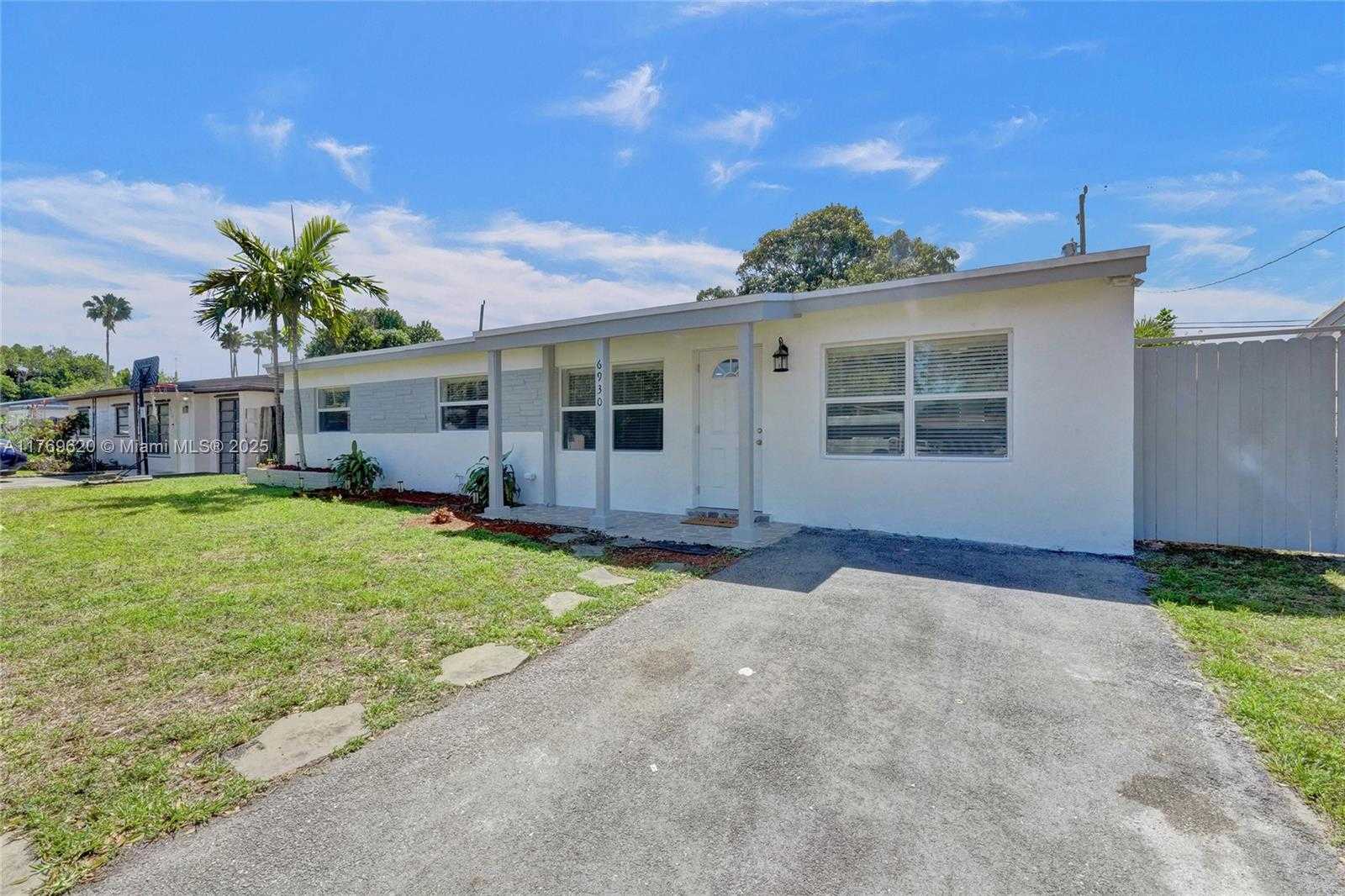 Small Image of 6930 SOUTH WEST 24TH CT, Miramar Number 7