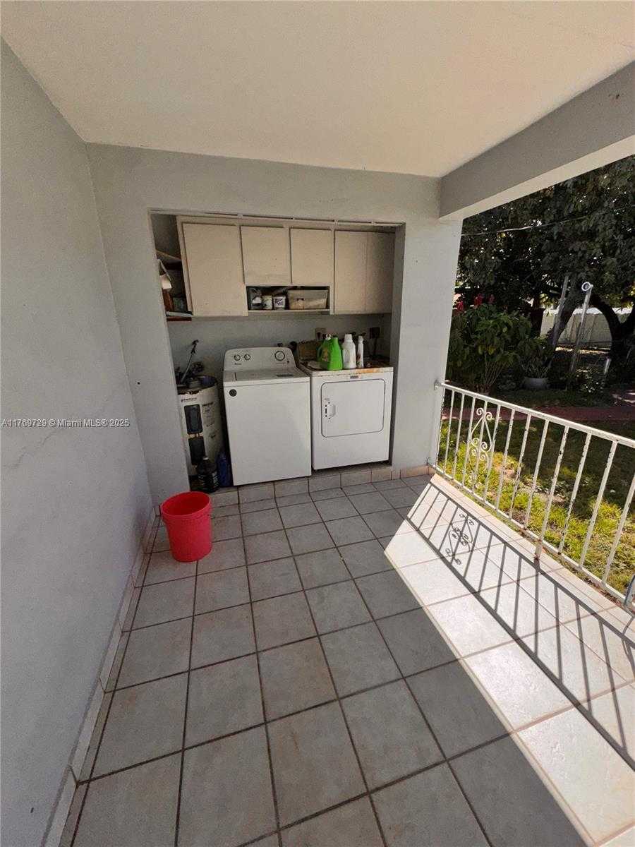 Small Image of 30 EAST 59TH ST, Hialeah Number 14