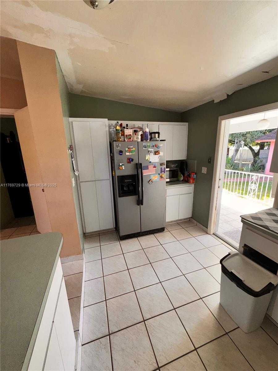 Small Image of 30 EAST 59TH ST, Hialeah Number 15