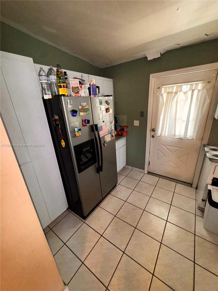 Small Image of 30 EAST 59TH ST, Hialeah Number 20