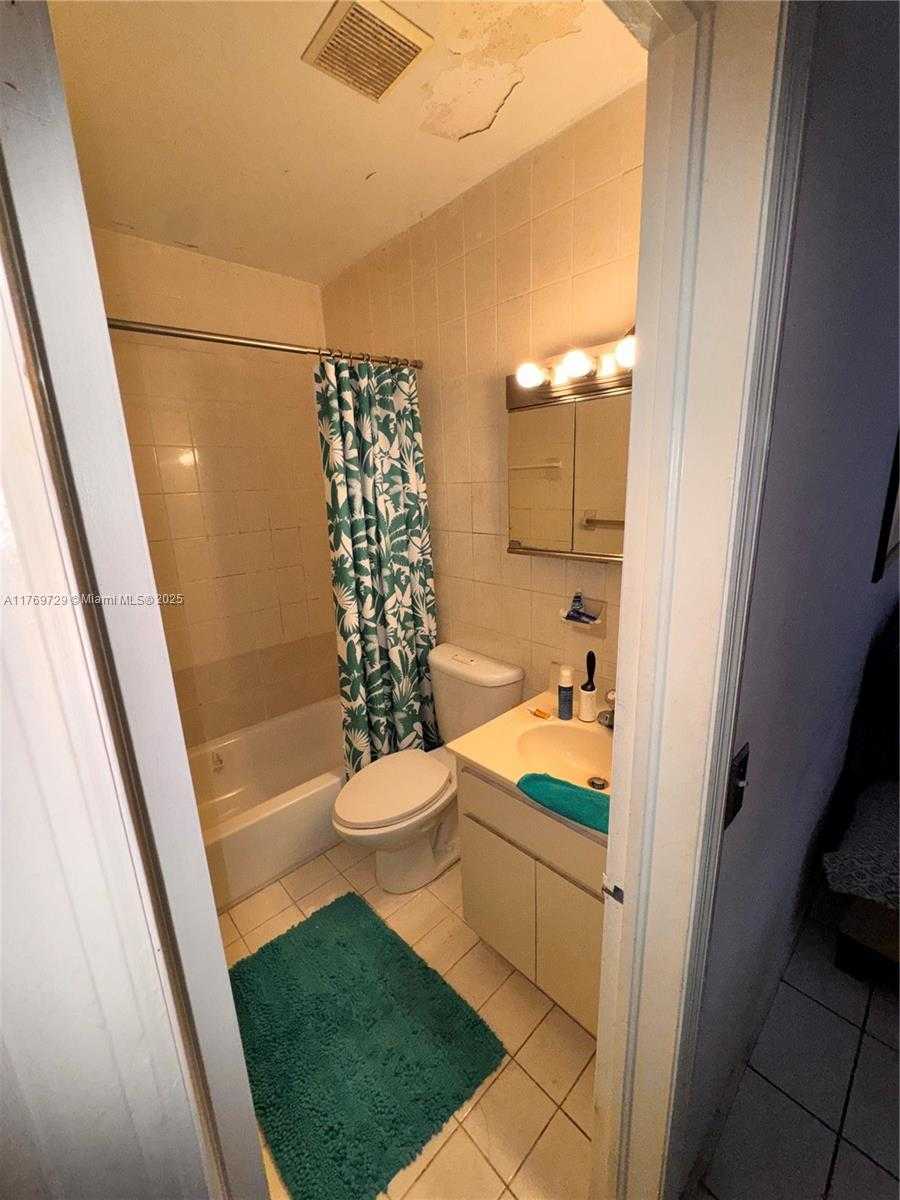 Small Image of 30 EAST 59TH ST, Hialeah Number 6