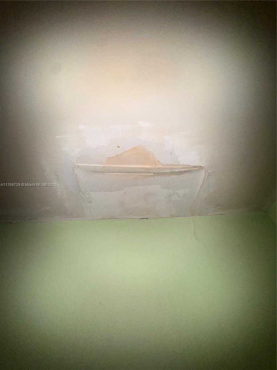 Small Image of 30 EAST 59TH ST, Hialeah Number 7