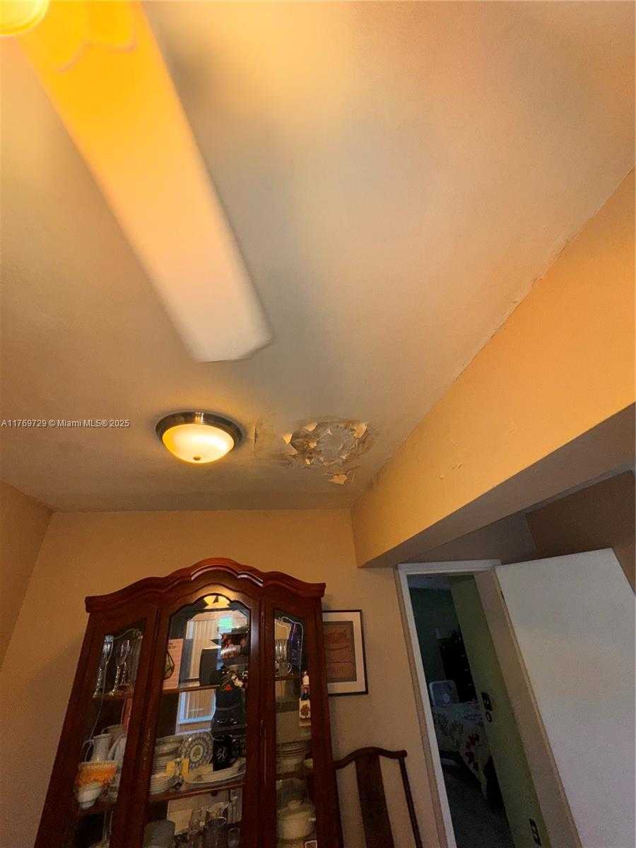 Small Image of 30 EAST 59TH ST, Hialeah Number 8
